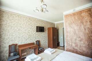 Отель Central Hotel Radviliškis Radviliškis Улучшенный двухместный номер с 1 кроватью или 2 отдельными кроватями-5